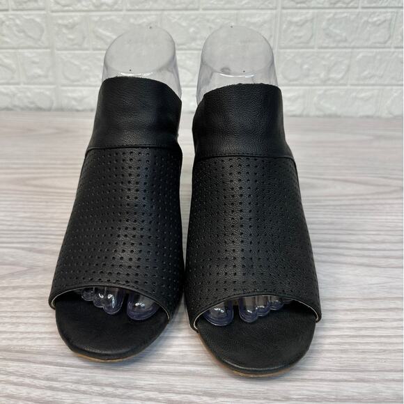 Adam Tucker Mylee Mule Sandal WMNS 8 Black Perforated Leather Block Heel Slip On - Picture 3 of 10